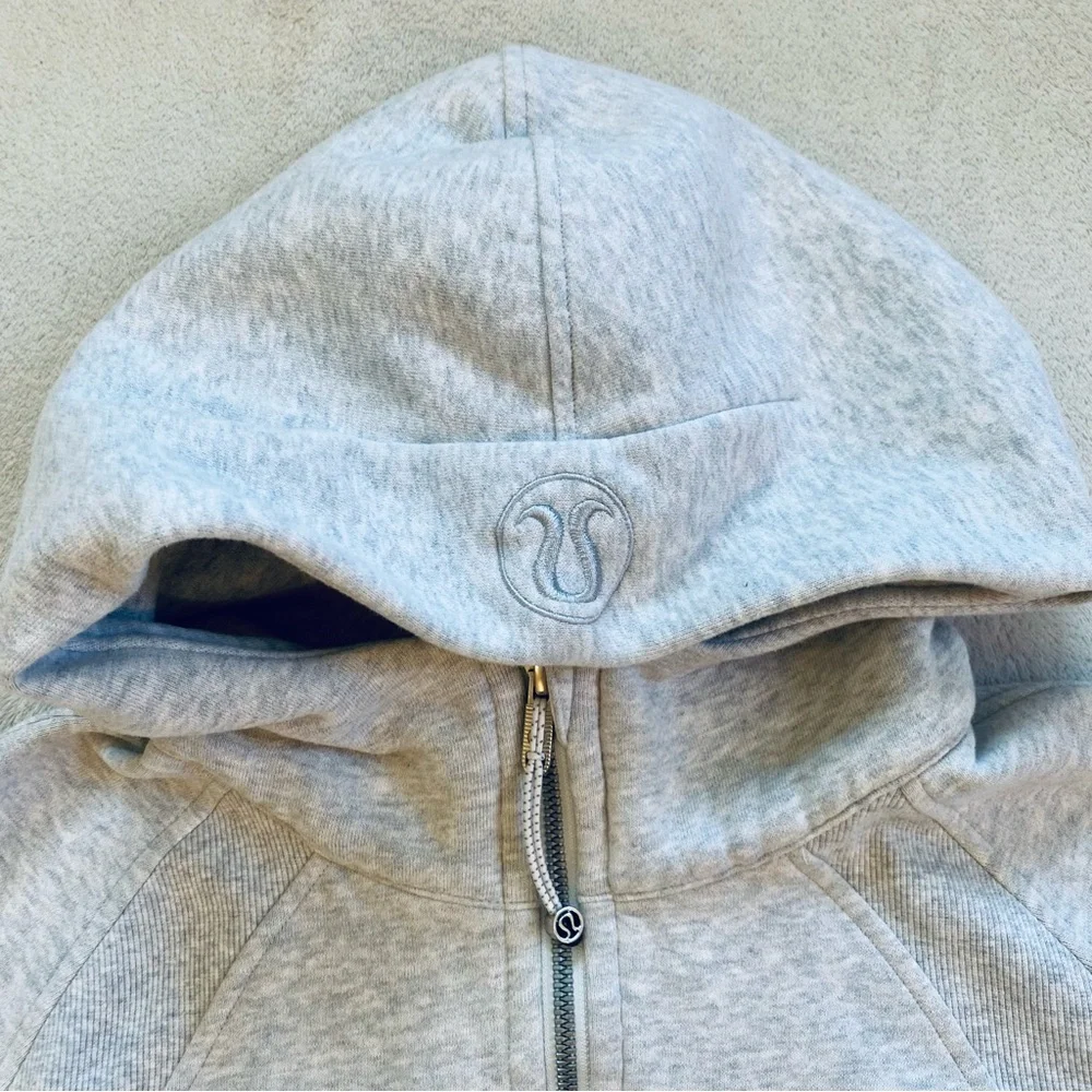 Lululemon women’s gray 1/2 zip hoodie sweatshirt w/ handwarmer pocket Sz M/L
